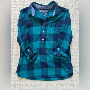 Tommy Hilfiger plaid shirt, size women’s Medium, green and blue